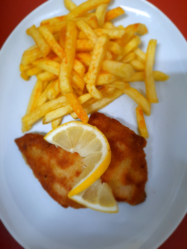 Kinderschnitzel mit Pommes