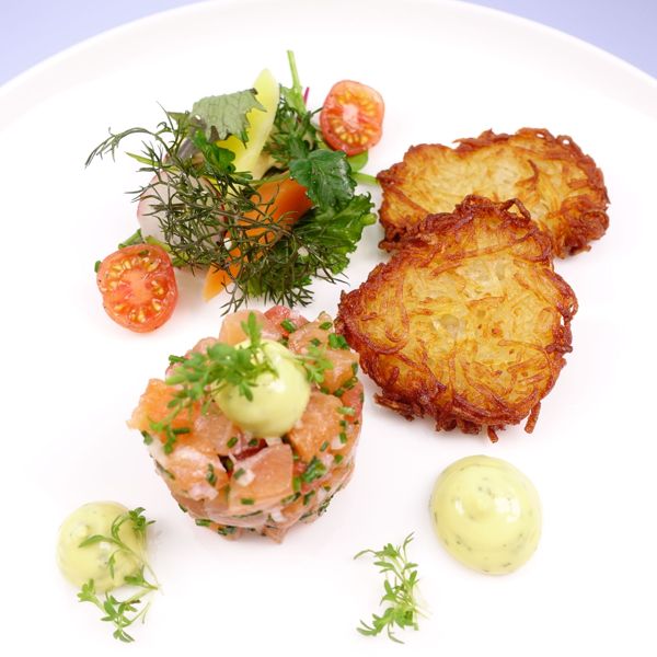 Lachs-Tatar groß