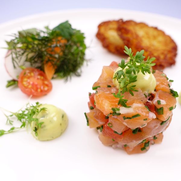 Lachs-Tatar groß