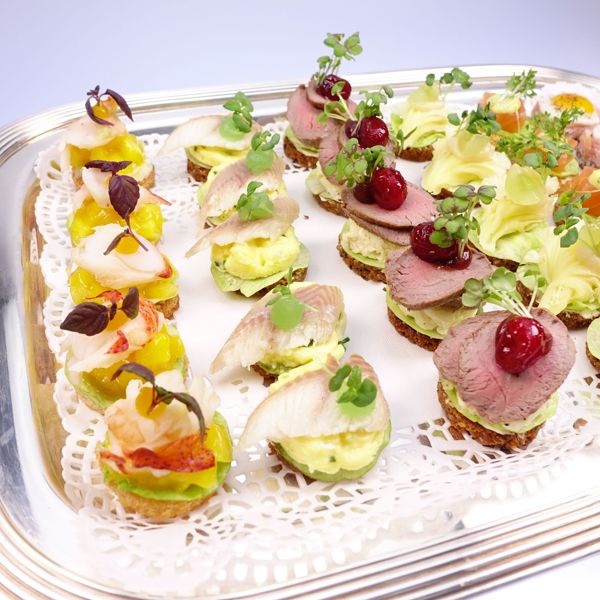 Canapé - Schnittchen - Häppchen (Platte mit 30 Stück)