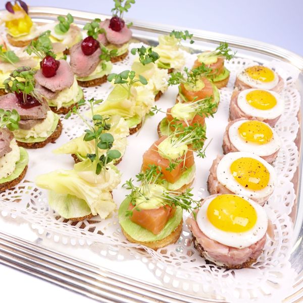Canapé - Schnittchen - Häppchen (Platte mit 30 Stück)